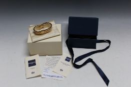 RAYMOND WEIL - A LADIES GOLD PLATED WRIST WATCH, with original box and papers, Dia 2 cmCondition
