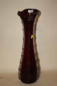 A LARGE MURANO STYLE STUDIO GLASS VASE WITH MOTTLED GLASS RIM AND PONTIL MARKINGS TO BASE, H 53 CM