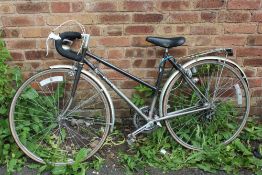 A DAWES SHADOW ROAD BICYCLE