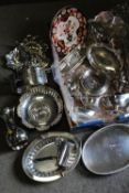 A QUANTITY OF SILVER PLATED METALWARE TO INCLUDE A SWING HANDLED FOOTED DISH, SECTIONAL CAKE STAND