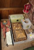 A TRAY OF MODERN DECORATIVE LIDDED BOXES ETC. TO INCLUDE GILDED EXAMPLES