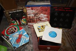 THREE TRAYS OF ASSORTED CERAMICS TO INCLUDE HAND PAINTED CABINET PLATES, CERAMIC WALL HANGINGS, ETC.