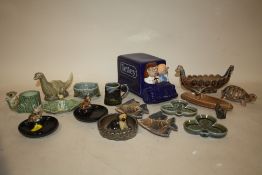 A BOX OF WADE CERAMICS TO INCLUDE A TETLEY TEA MONEY BANK