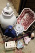 A SMALL TRAY OF ASSORTED CERAMICS TO INCLUDE A SPODE TEAPOT AND TEMPLE JAR, ROYAL ALBERT TEACUPS