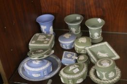 A SMALL COLLECTION OF GREEN AND BLUE WEDGWOOD JASPERWARE