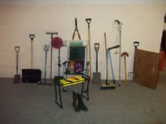 A COLLECTION OF GARDEN TOOLS