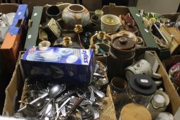 A TRAY OF METALWARE TOGETHER WITH A TRAY OF SUNDRIES AND CERAMICS (trays not included)