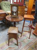 A MODERN SEIKO MANTLE CLOCK TOGETHER WITH A MAHOGANY REPRODUCTION TABLE AND TWO JARDINAIRE STANDS (