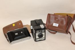 AN ENSIGN RANGER 2 CAMERA TOGETHER WITH A CONWAY SUPER FLASH CAMERA (2)