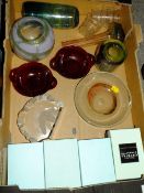 A TRAY OF GLASSWARE TO INCLUDE COUNTRY ARTIST CRYSTAL TREASURES