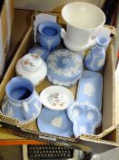 A SMALL TRAY OF WEDGWOOD JASPERWARE ETC