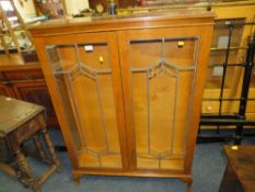 AN OAK GLAZED DISPLAY CABINET / BOOKCASE ( NO SHELVES ) W-92 CM