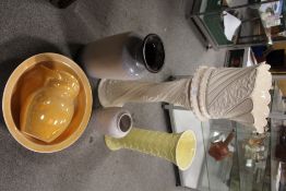 A SMALL QUANTITY OF LARGE CERAMICS TO INCLUDE A JARDINIERE ON STAND
