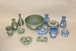 A SMALL TRAY OF WEDGWOOD JASPERWARE