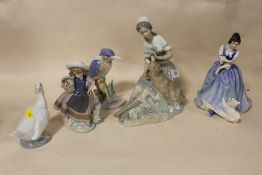 A LLADRO FIGURE OF A GIRL HOLDING A BASKET TOGETHER WITH A ROYAL DOULTON FIGURINE 'LORRAINE', NAO G