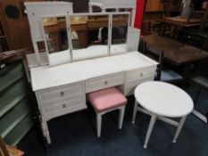 A MODERN WHITE BEDROOM SUITE - DRESSING TABLE, 2 CHESTS AND 2 BEDSIDE CABINETS (5)