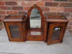 A VICTORIAN WALNUT INLAID CABINET WITH MIRROR W-80.5 CM