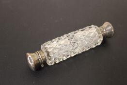 A DOUBLE ENDED SCENT BOTTLE