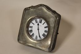 A HALLMARKED SILVER POCKET WATCH EASEL BACK FRAME AND WATCH (WATCH DIAL DAMAGED)