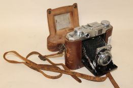 A VINTAGE MAMIYA-6 SEIKOSHA-RAPID CAMERA