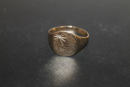 A HALLMARKED 9 CARAT GOLD SIGNET RING, APPROX WEIGHT 3.1G