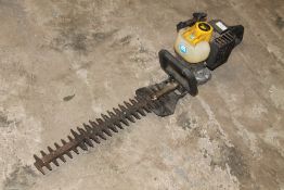 AA McCULLOCH PETROL HEDGE TRIMMER