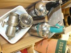 TWO VINTAGE SODA SIPHONS TOGETHER WITH A VINTAGE VACUUM JUG AND A BIKE LAMP