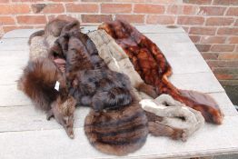 A SELECTION OF LADIES VINTAGE FUR STOLES ETC