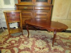 A SMALL CHERRYWOOD TWO DRAWER CABINET W-43 CM TOGETHER WITH A FRENCH STYLE COFFEE TABLE (2)