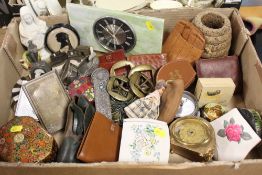 A TRAY OF COLLECTABLES TO INCLUDE CIGARETTE CASES, STUD BOXES ETC
