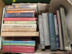 A SMALL BOX OF VINTAGE BOOKS TO INCLUDE WAR RELATED BOOKS ETC