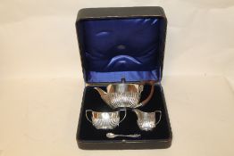 A BOXED SILVER TEASET - APPROX 448.6 G
