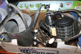 A TRAY OF METALWARE TO INC A WATERING CANT, FLATWARE, BIRD FEEDER ETC