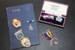 A COLLECTION OF MASONIC JEWELS/ MEDALS TO INCLUDE A HTWSSTKS ROYAL ARCH MASONRY ISRAELI SILVER