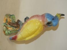 A BESWICK 1180 COCKATOO FIGURE