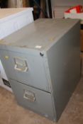 A 2 DRAWER METAL FILING CABINET