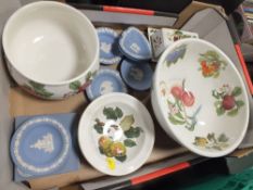 A TRAY OF PORTMEIRION CERAMICS AND WEDGWOOD JASPERWARE PIN DISHES