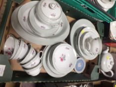 A TRAY OF FLORAL JAPANESE SONE CHINA