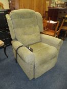 AN ELECTRIC RISE-RECLINE ARMCHAIR (HOUSE CLEARANCE)