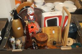 A TRAY OF SUNDRIES TO INCLUDE BEER PULLS, TREEN ETC