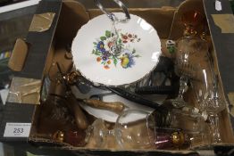 A CAKE STAND, A QUANTITY OF ASSORTED GLASSWARE AND COLLECTABLES ETC