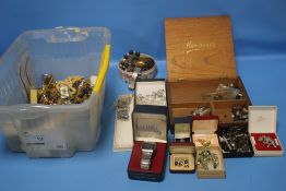 A TUB OF COSTUME JEWELLERY AND WATCHES