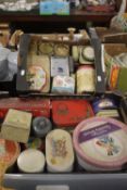 TWO TRAYS OF ASSORTED VINTAGE TINS TO INCLUDE A HUNTER AND PALMER EXAMPLE ETC