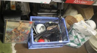 A QUANTITY OF ASSORTED SUNDRIES