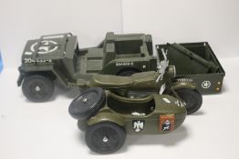 A PLASTIC MILITARY TYPE MOTORBIKE AND SIDECAR, TOGETHER A PLASTIC MILITARY TYPE JEEP