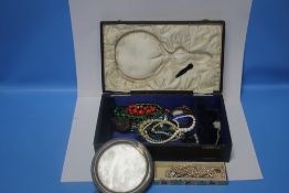 A COLLECTION OF ASSORTED COSTUME JEWELLERY ETC