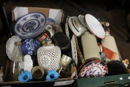 TWO TRAYS OF ASSORTED CERAMICS TO INCLUDE BLUE AND WHITE ETC (TRAYS NOT INCLUDED)