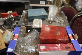 TWO TRAYS OF ASSORTED GLASSWARE TO INCLUDE A CLARET JUG (TRAYS NOT INCLUDED)