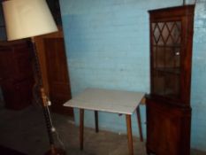 A RETRO FORMICA DROP LEAF KITCHEN TABLE, A MIX & MATCH STANDARD FLOOR LAMP AND A CORNER DISPLAY