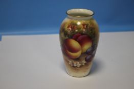 A ROYAL WORCESTER HAND PAINTED VASE SIGNED E. TOWNSEND APPROXIMATELY 10.5 CM Condition Report:NO